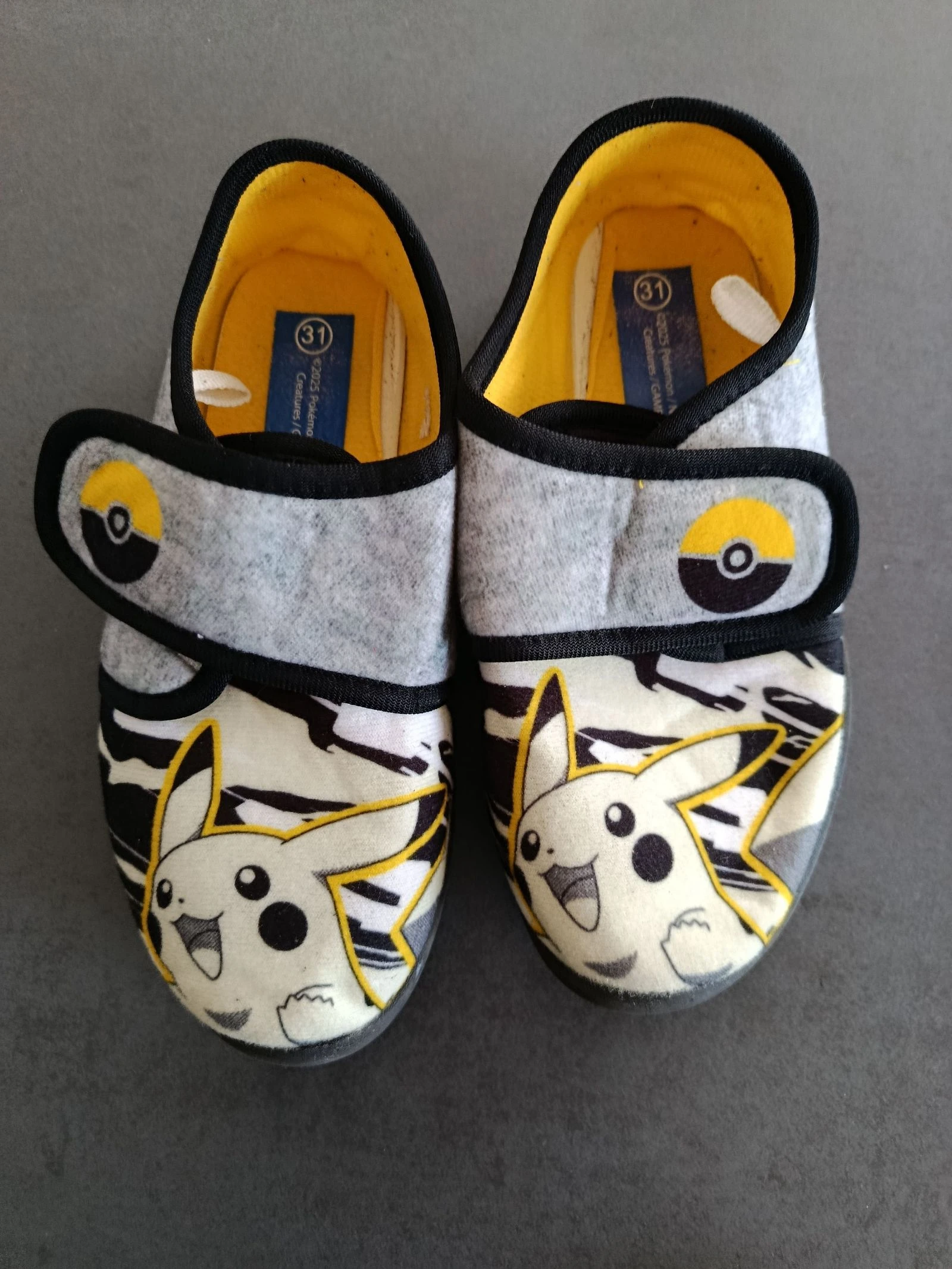 Chausson Pikachu taille 31 